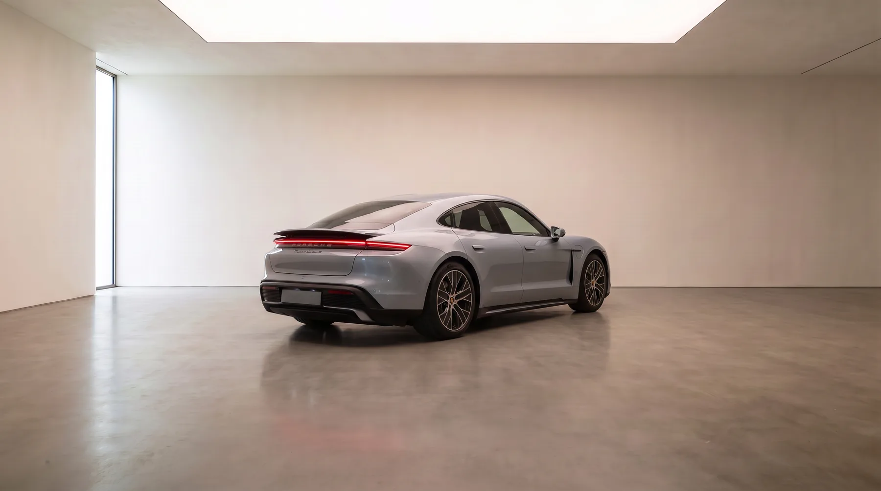 Porsche Taycan Turbo S, rear